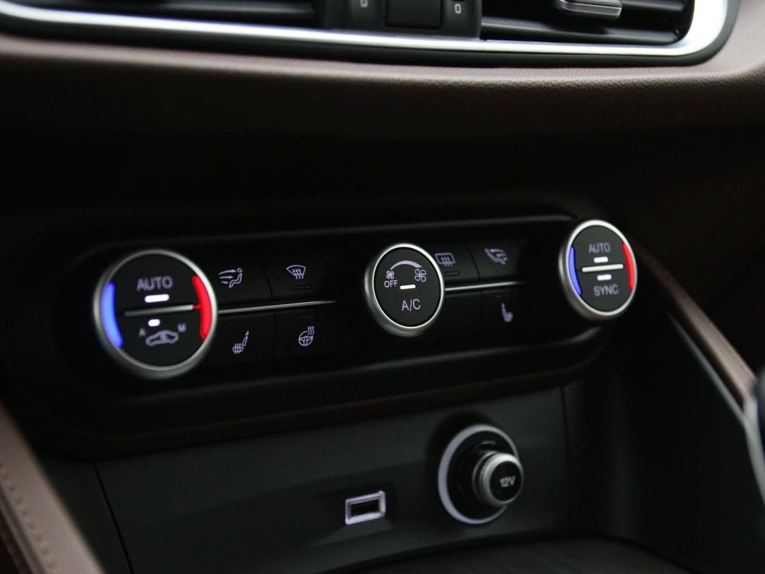 Alfa Romeo Stelvio | 19