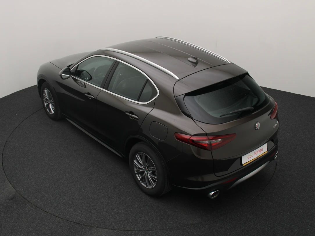 Alfa Romeo Stelvio | 11