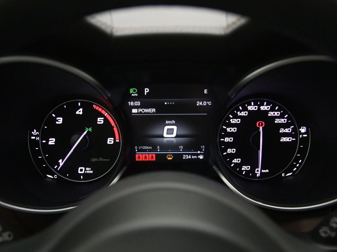 Alfa Romeo Stelvio | 18