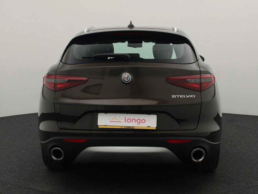 Alfa Romeo Stelvio | 4