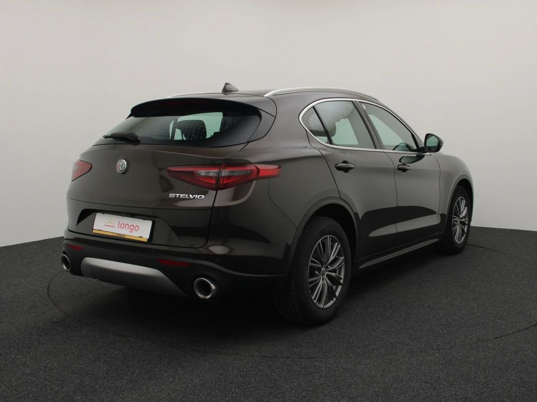 Alfa Romeo Stelvio | 7