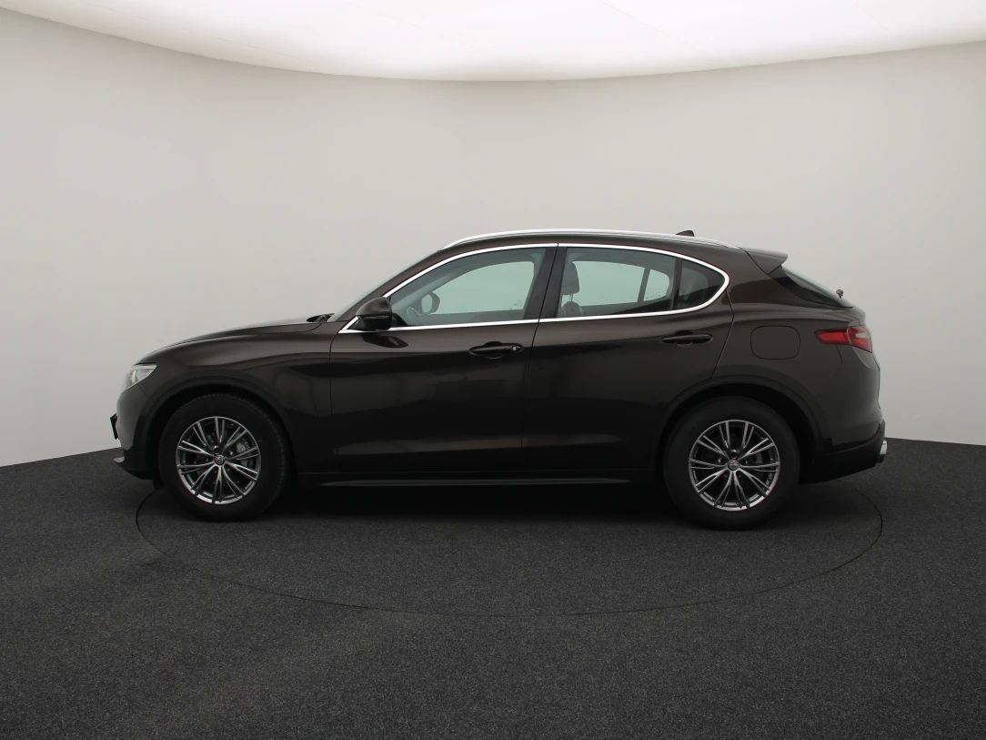 Alfa Romeo Stelvio | 5
