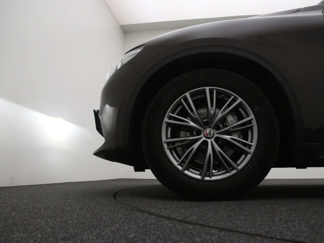 Alfa Romeo Stelvio | 27