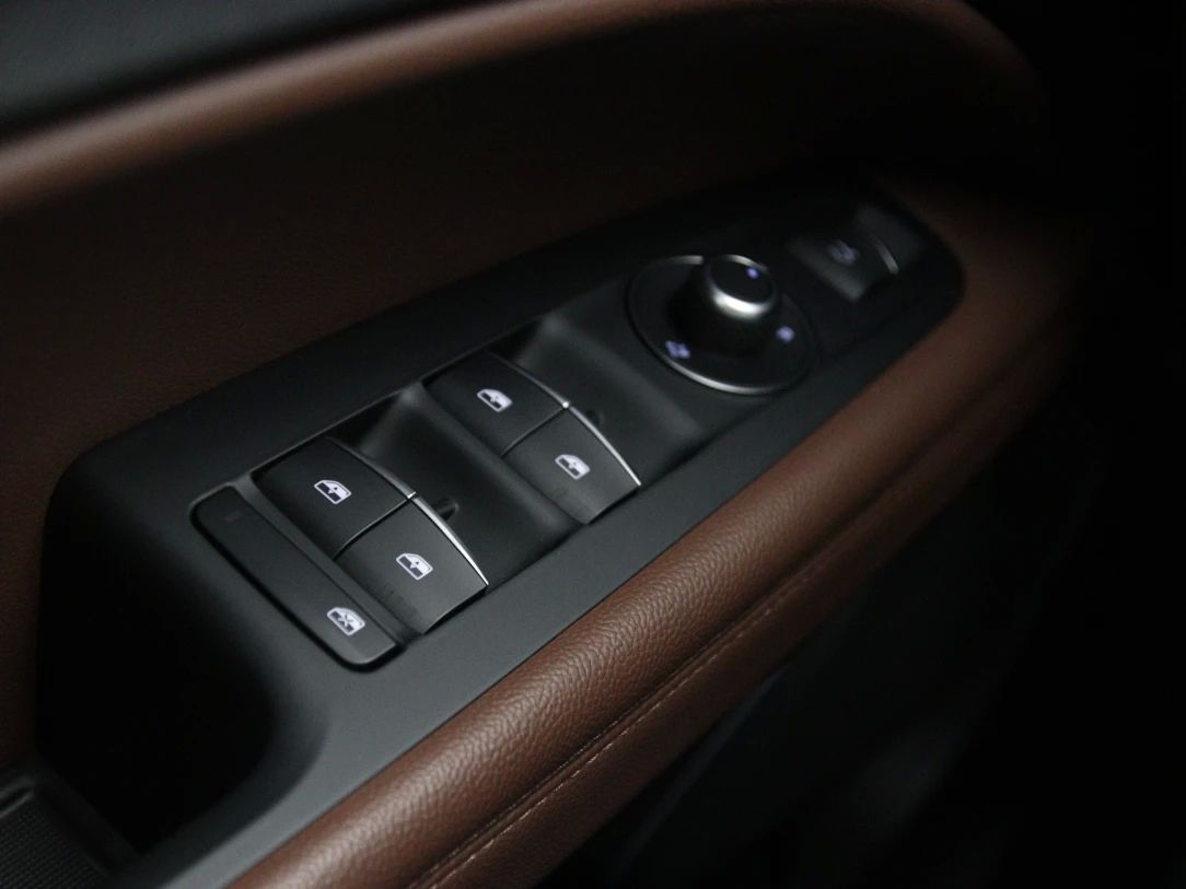 Alfa Romeo Stelvio | 25