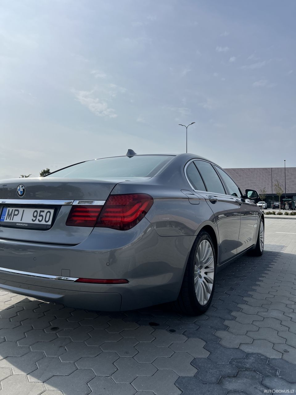 BMW 7 serija | 1
