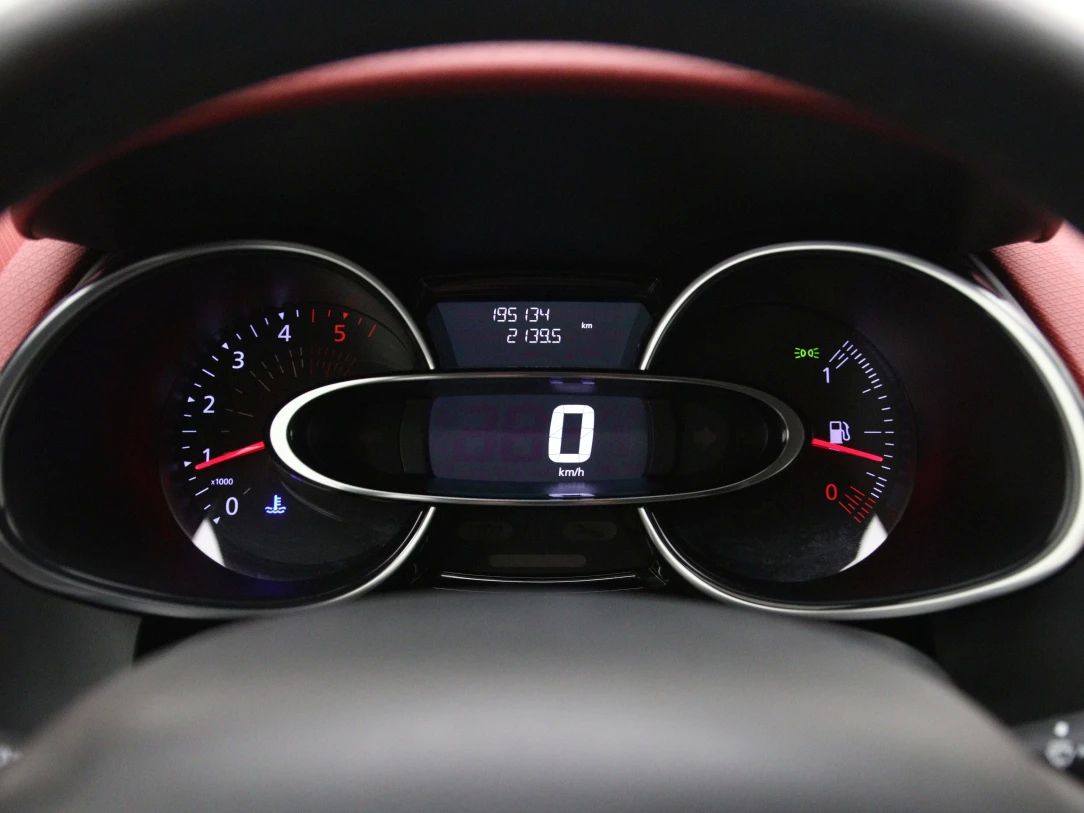 Renault Clio | 18