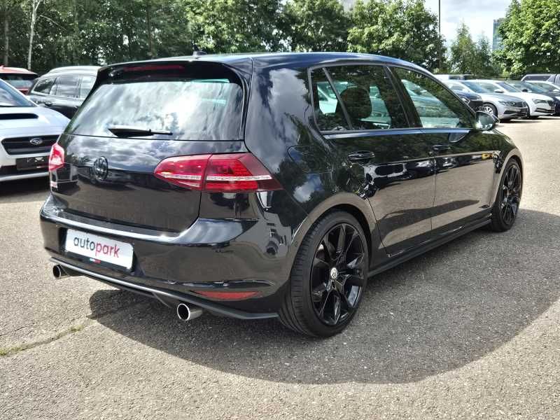 Volkswagen Golf | 3