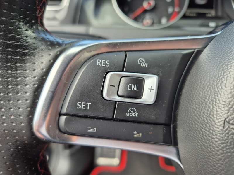 Volkswagen Golf | 9
