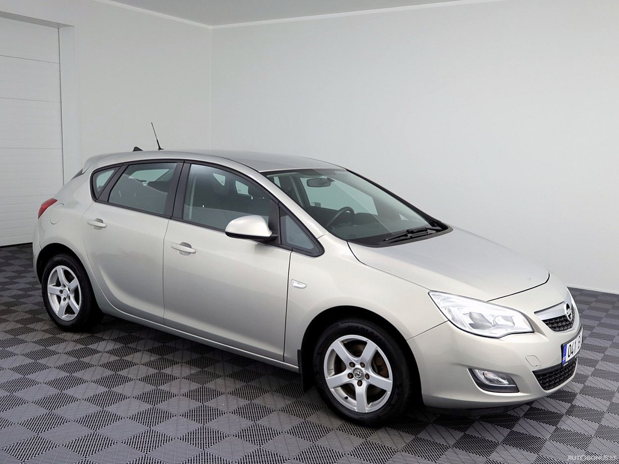 Opel Astra, 1.7 l., Хэтчбек