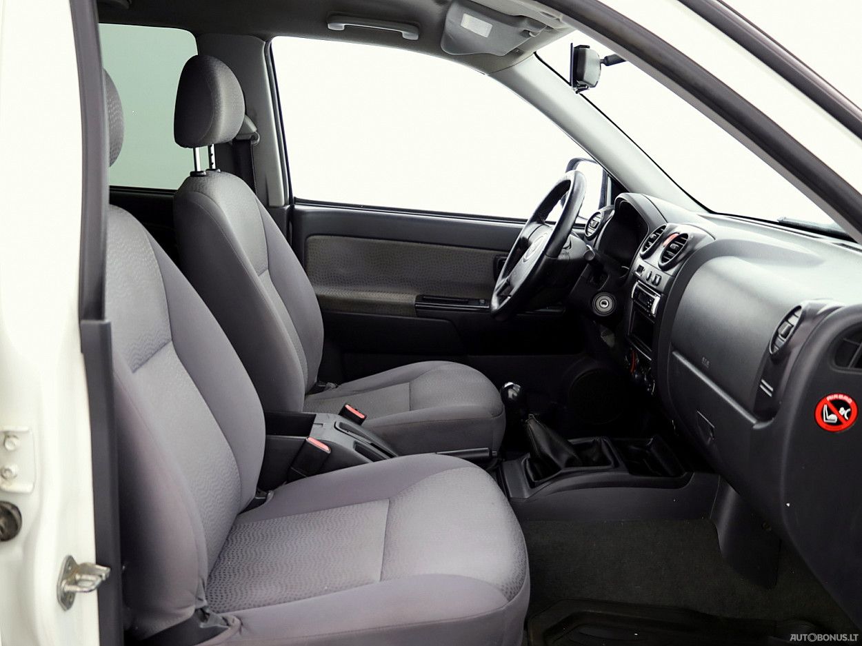 Isuzu D-Max | 5