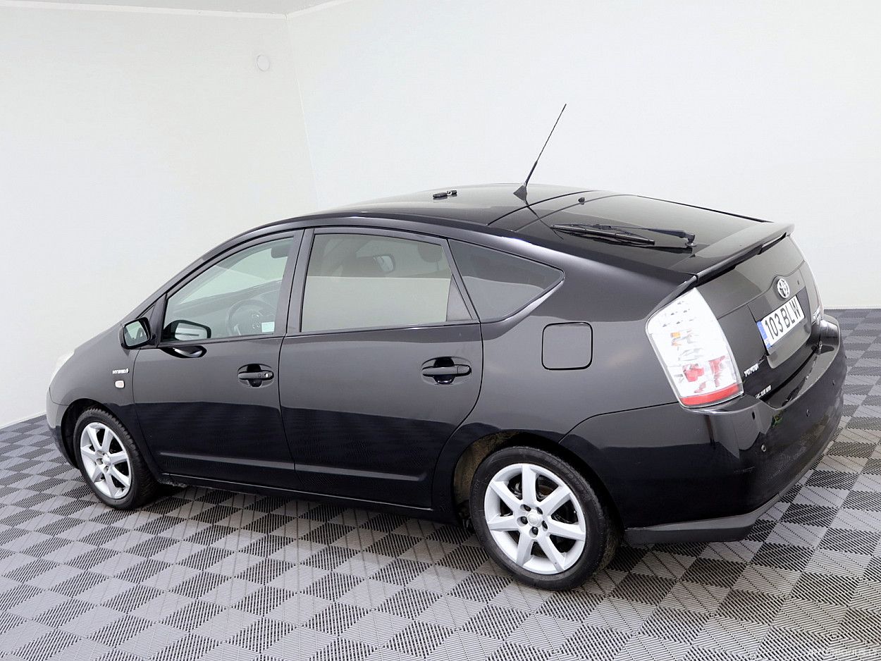 Toyota Prius | 3