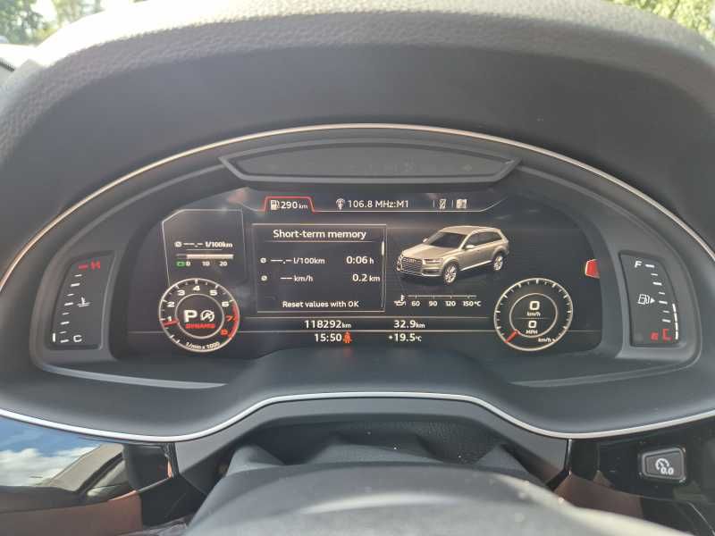 Audi Q7 | 24