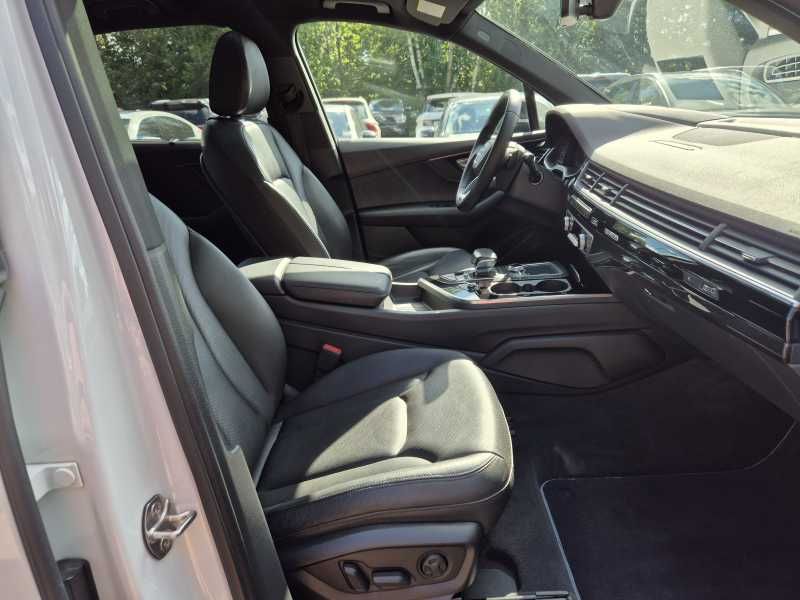Audi Q7 | 7