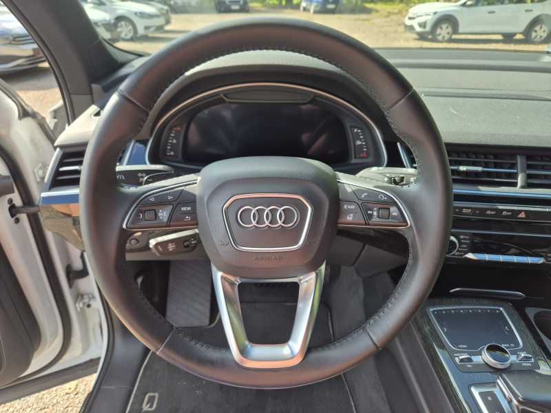 Audi Q7 | 8