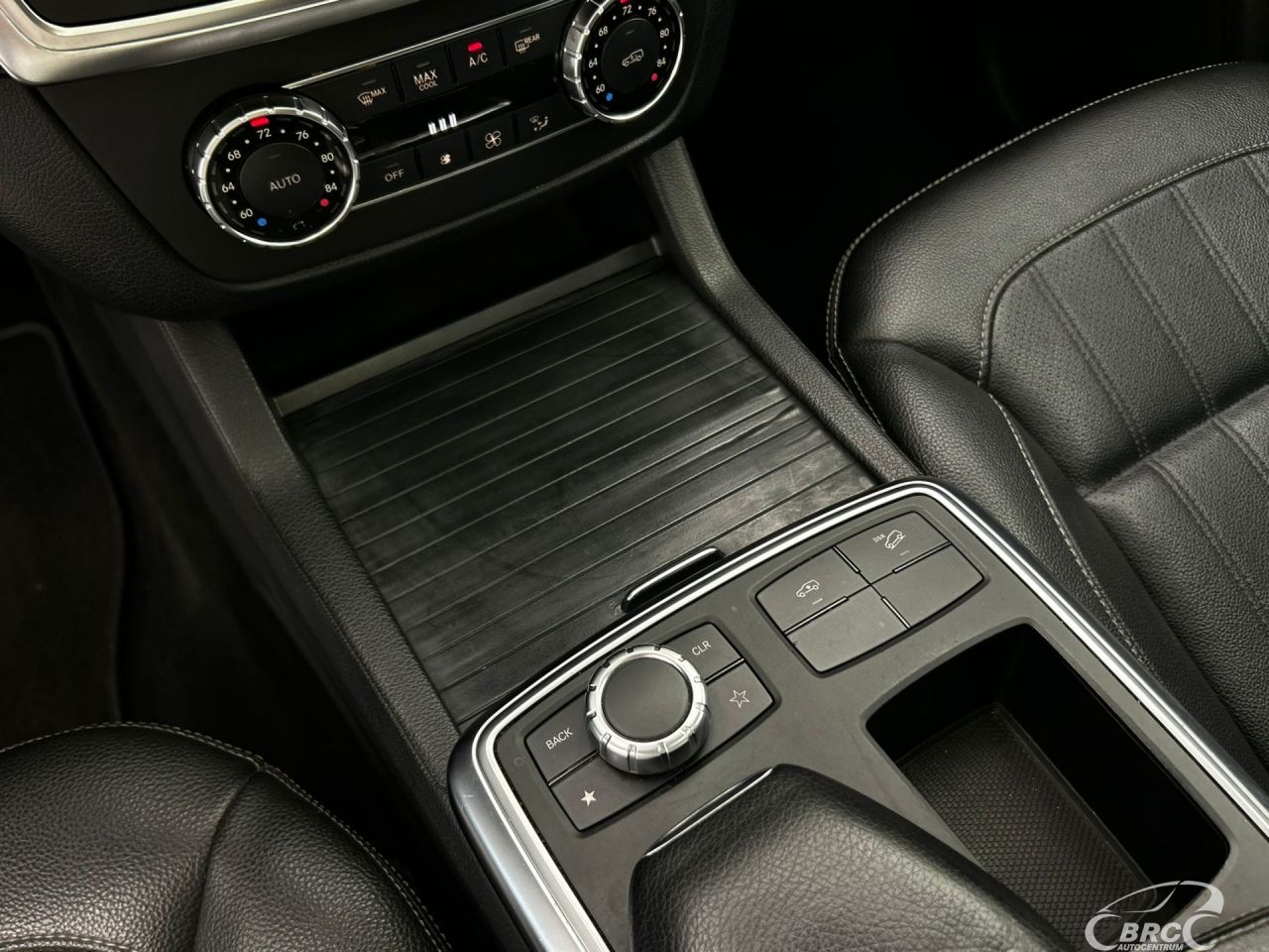 Mercedes-Benz GL450 | 23