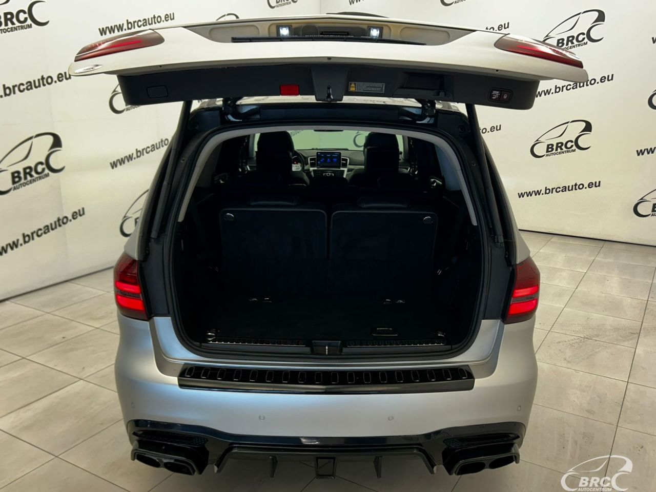Mercedes-Benz GL450 | 35
