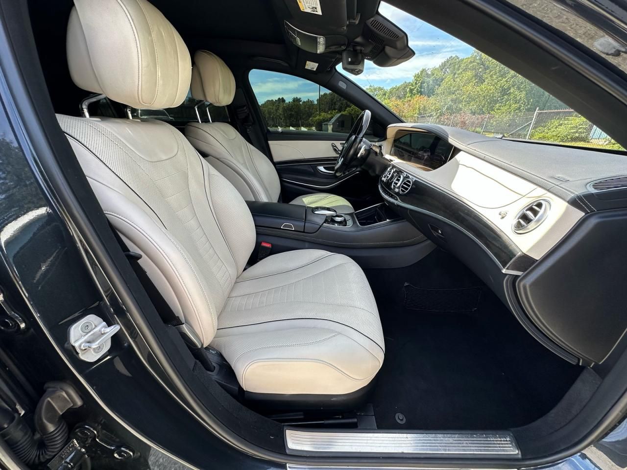 Mercedes-Benz S560 | 3