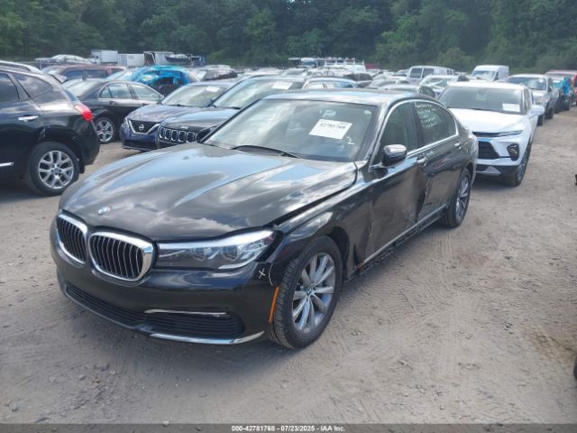 BMW 740, Седан