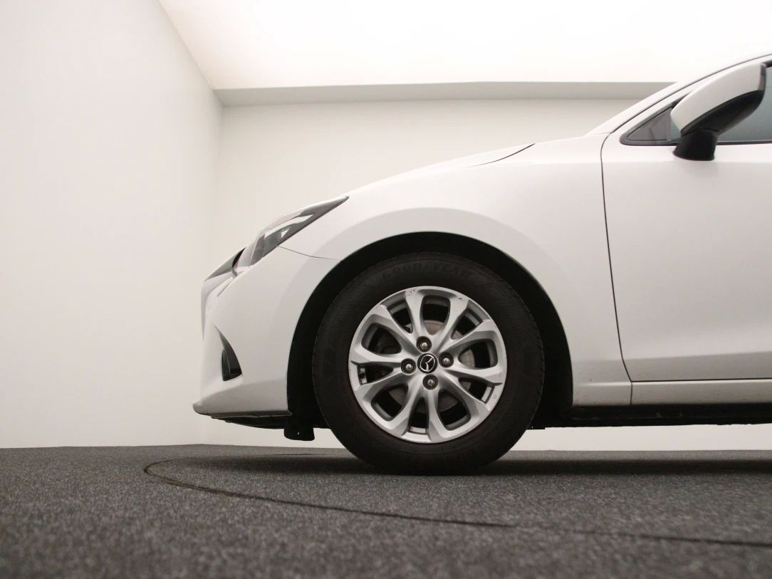 Mazda 2 | 24