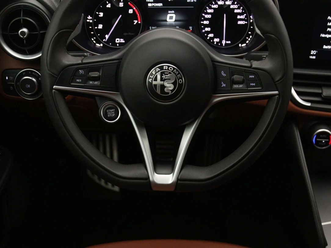 Alfa Romeo Giulia | 17