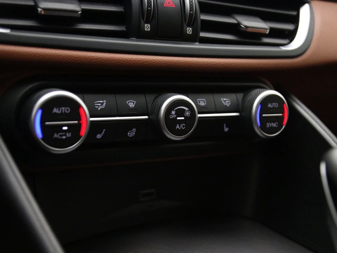 Alfa Romeo Giulia | 19