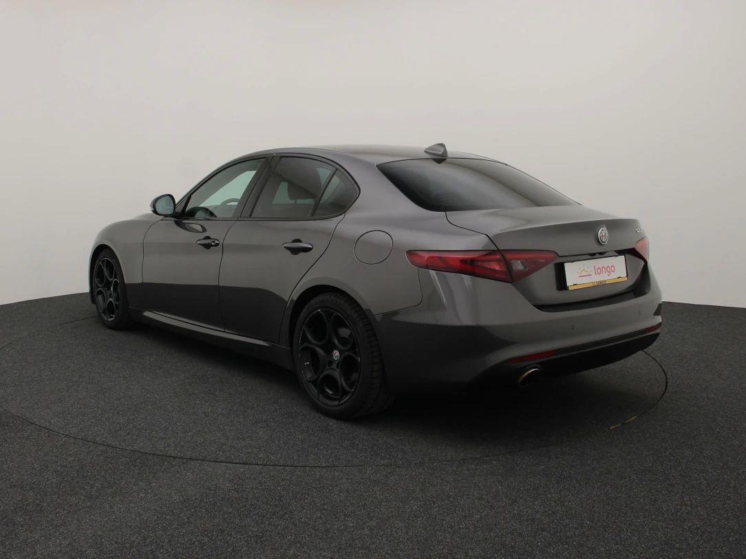 Alfa Romeo Giulia | 6
