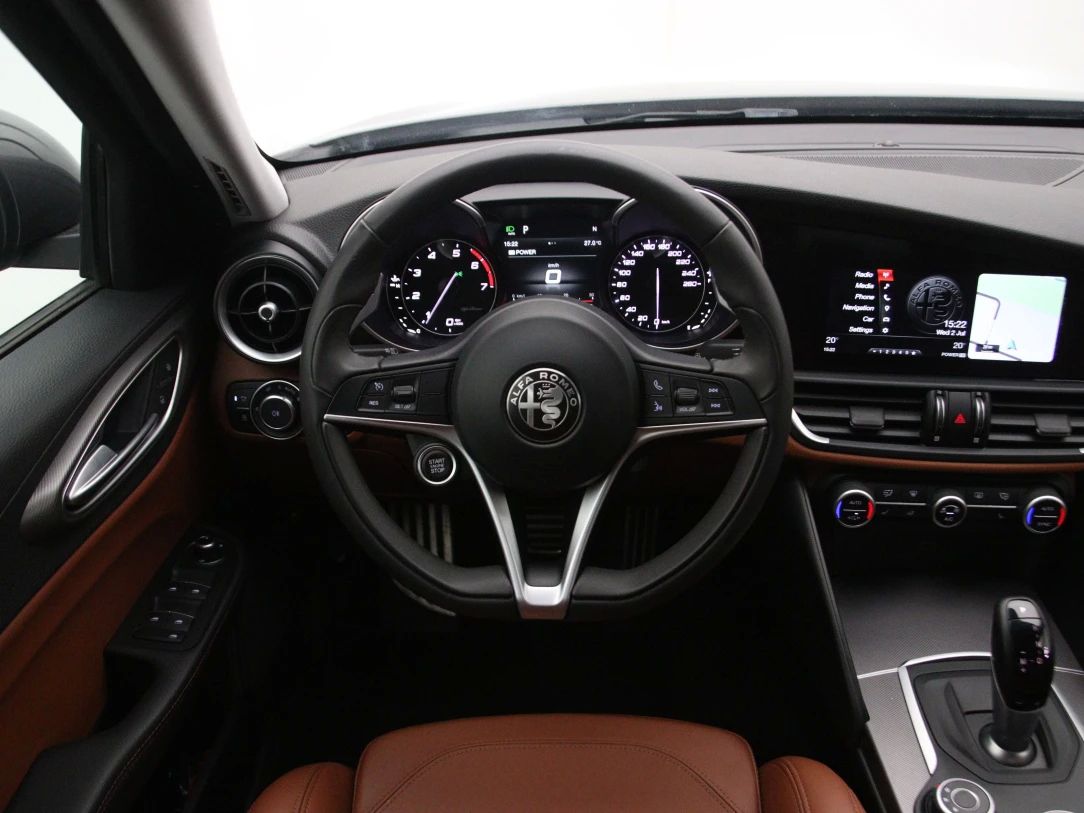 Alfa Romeo Giulia | 16