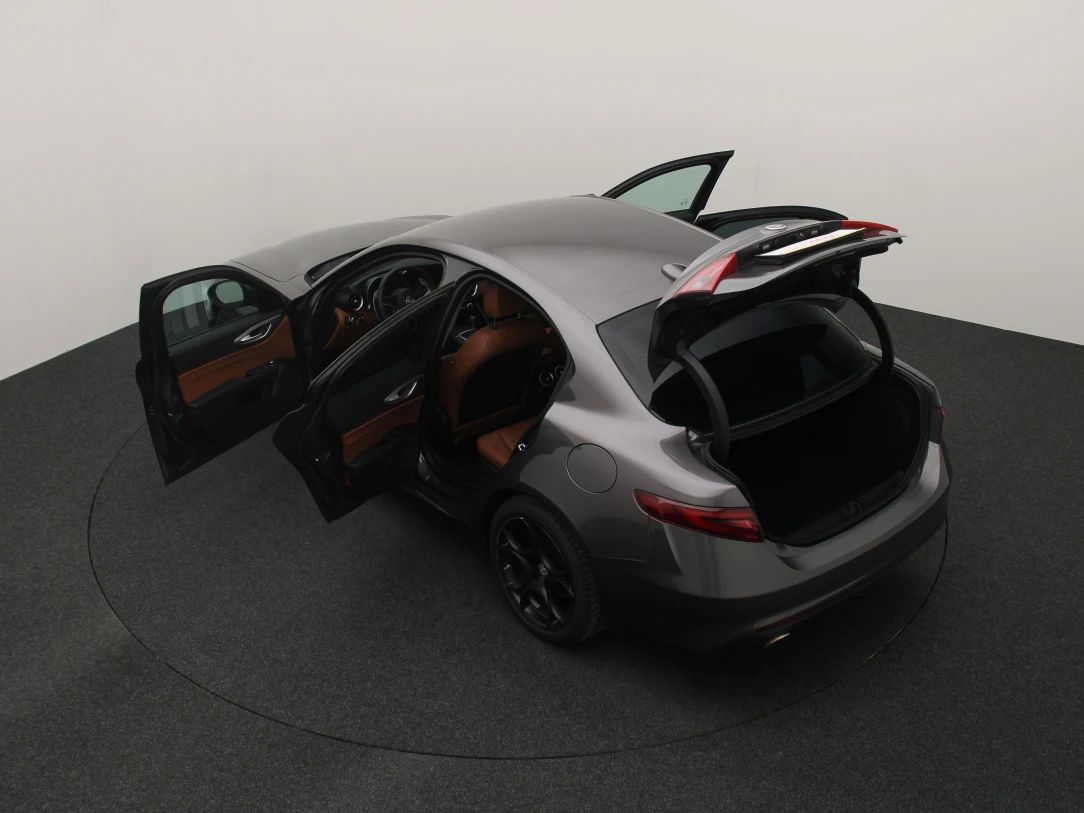 Alfa Romeo Giulia | 12