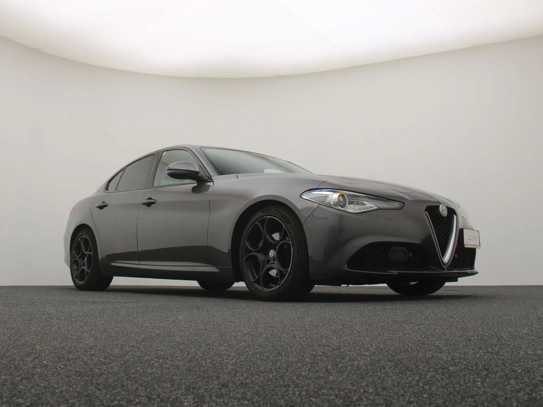 Alfa Romeo Giulia | 10