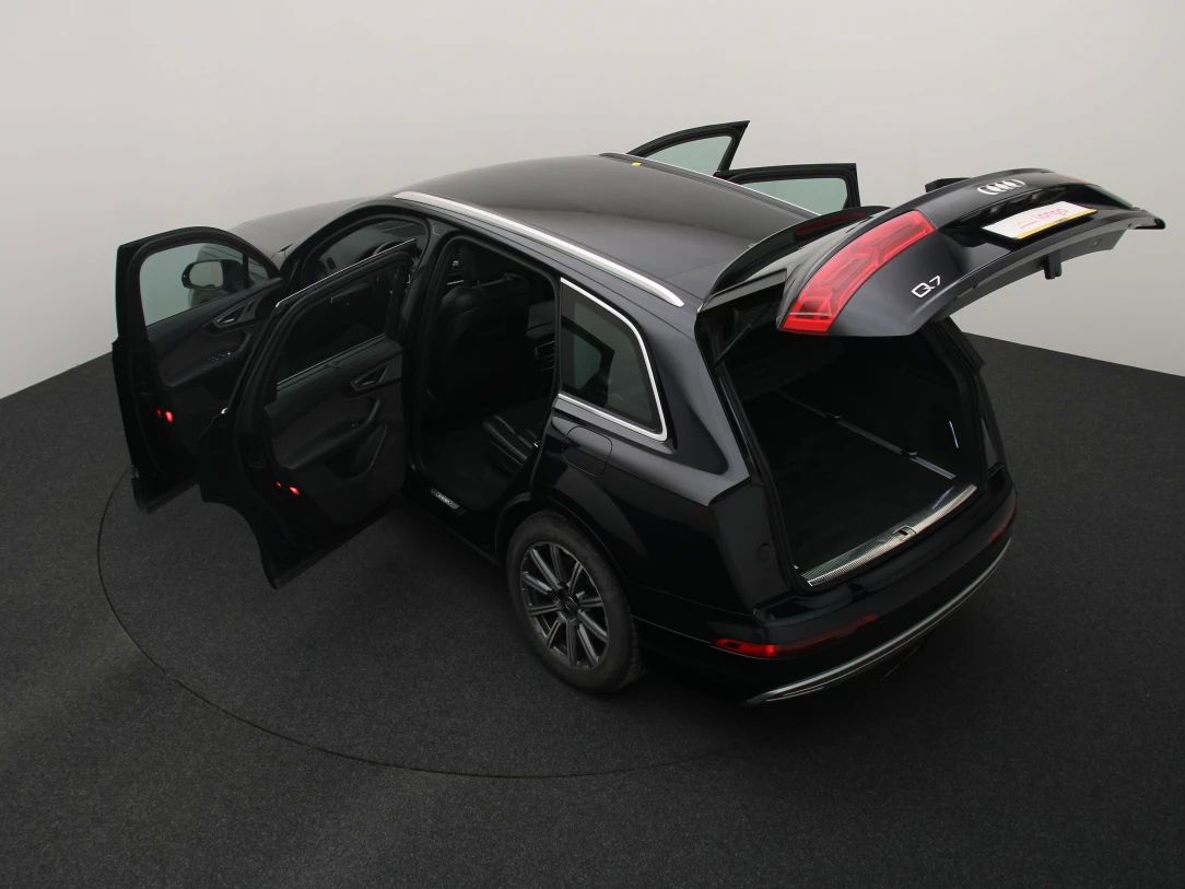 Audi Q7 | 12