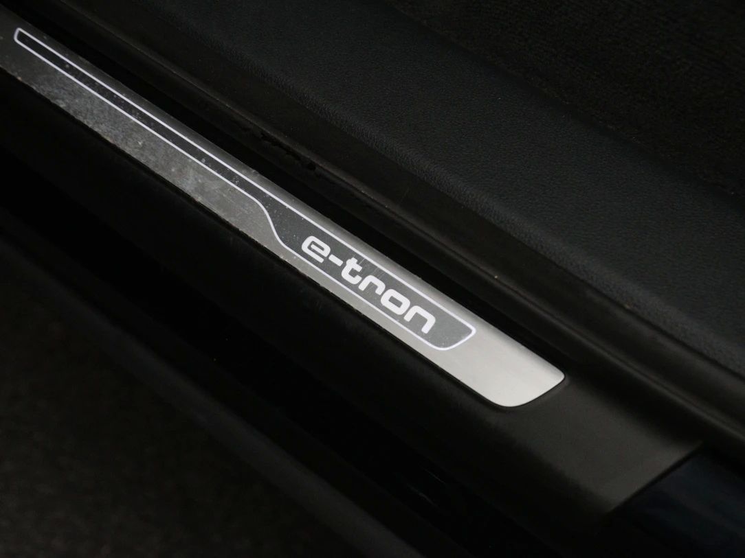 Audi Q7 | 43