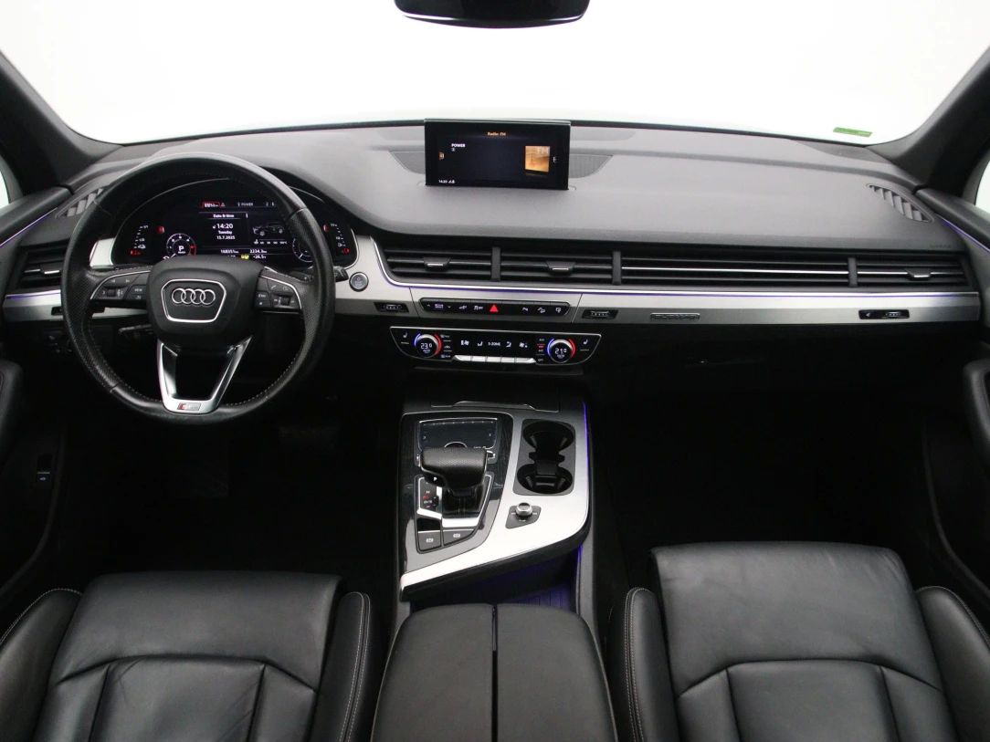 Audi Q7 | 1