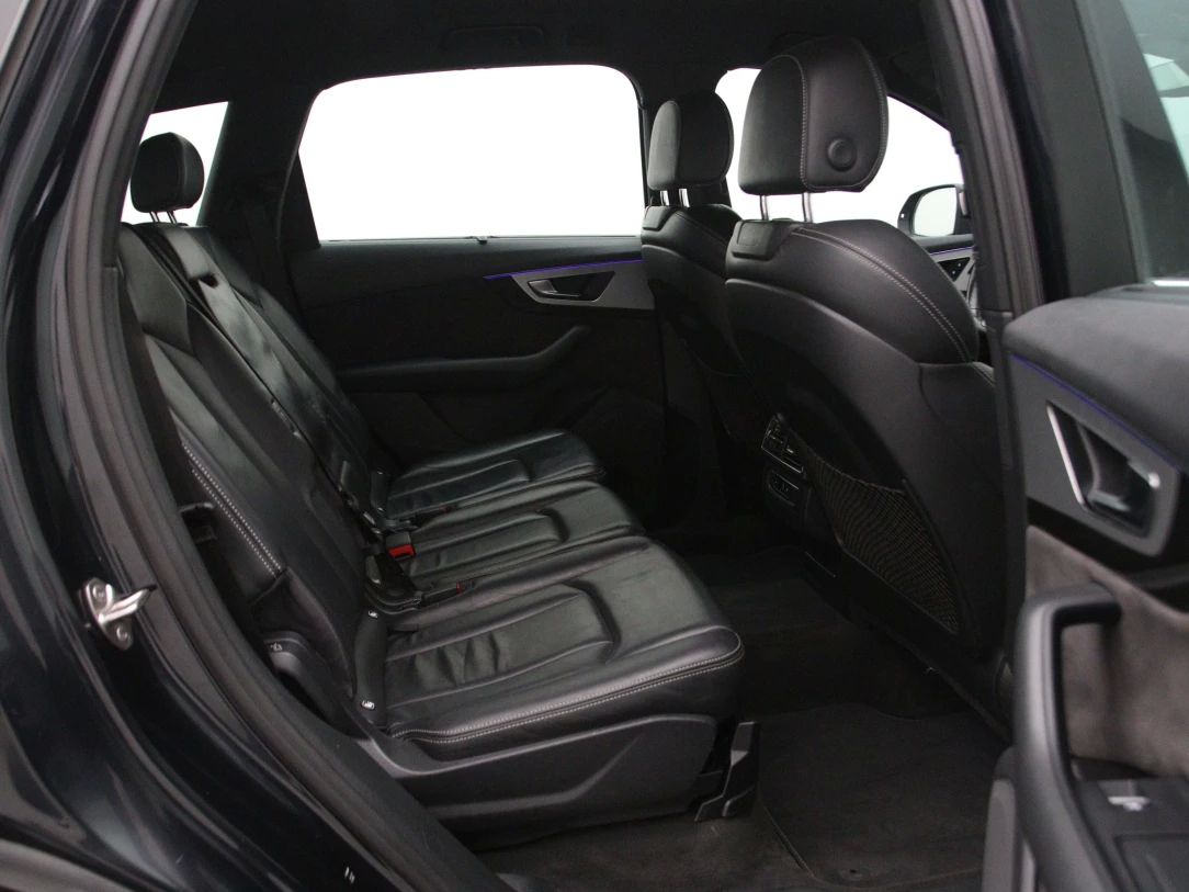 Audi Q7 | 14
