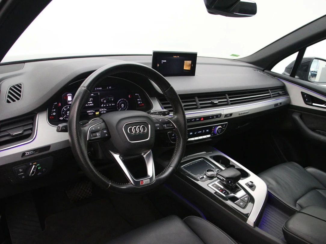 Audi Q7 | 15