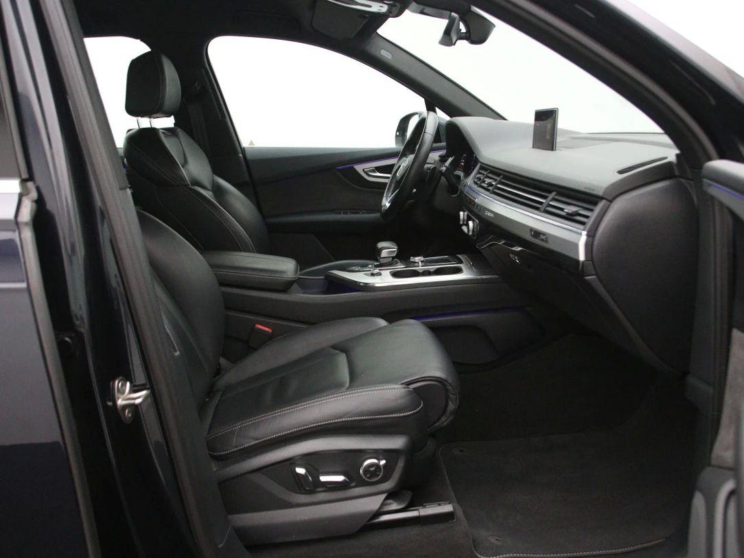 Audi Q7 | 13