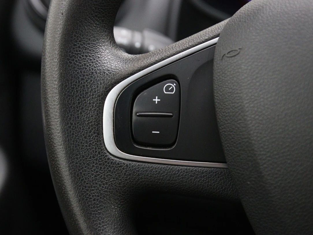 Renault Clio | 27