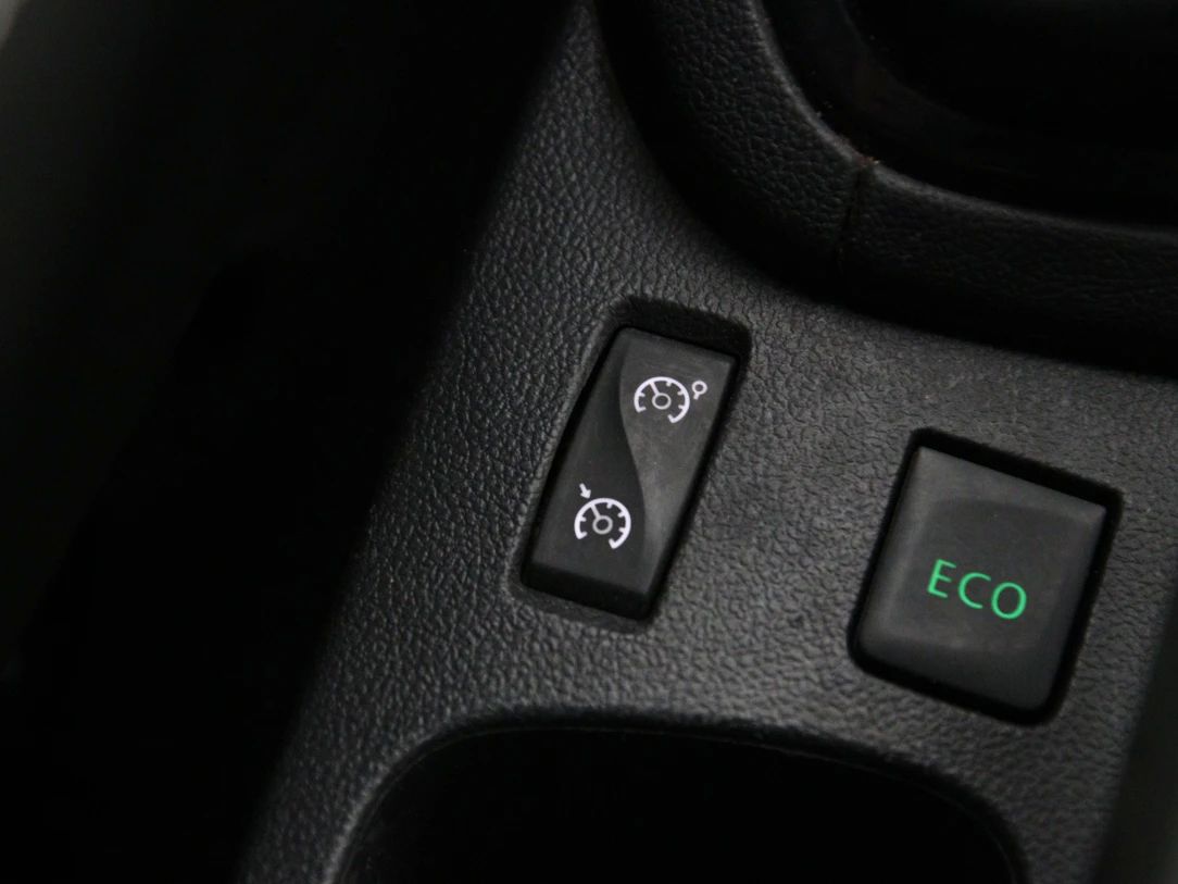 Renault Clio | 26