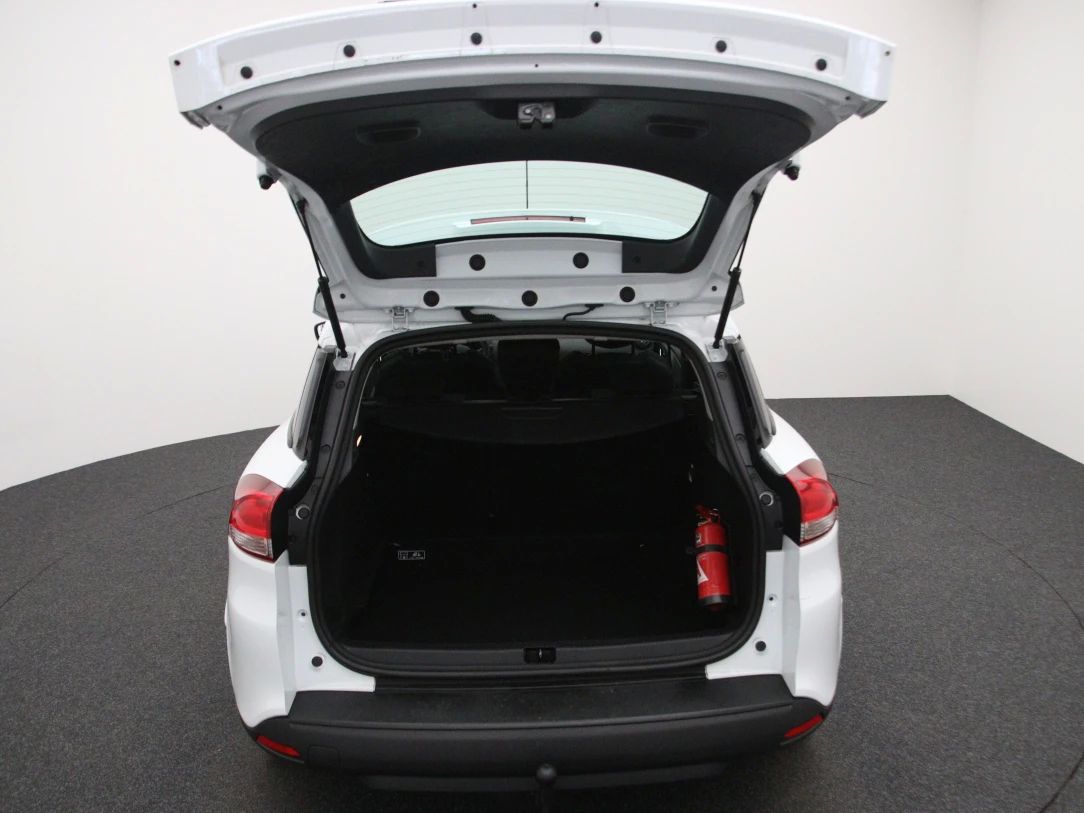 Renault Clio | 30
