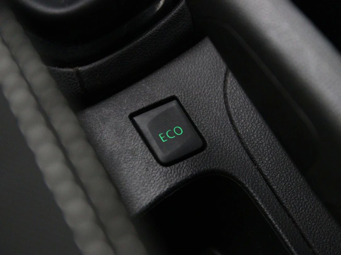 Renault Clio | 25