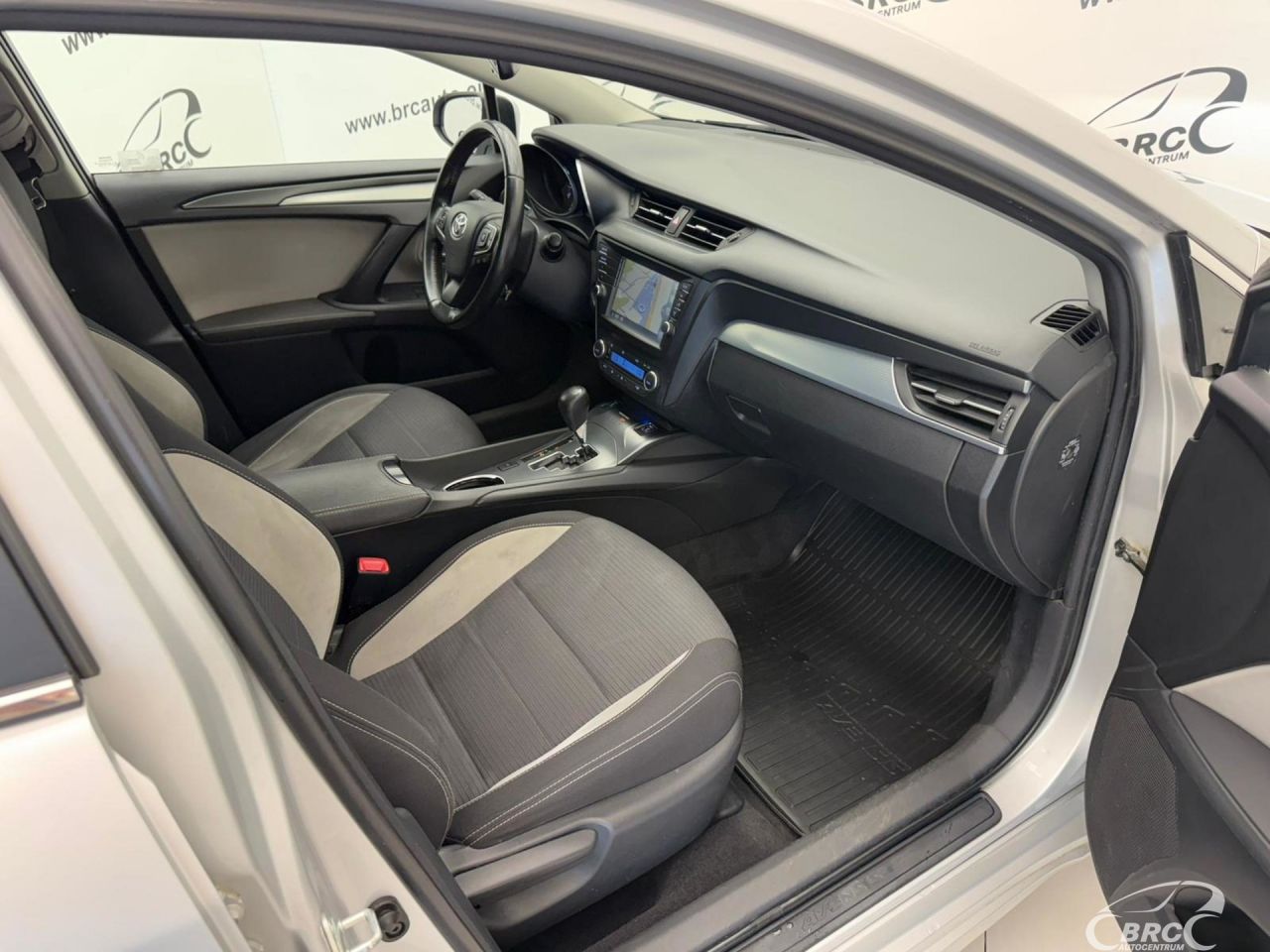 Toyota Avensis | 16
