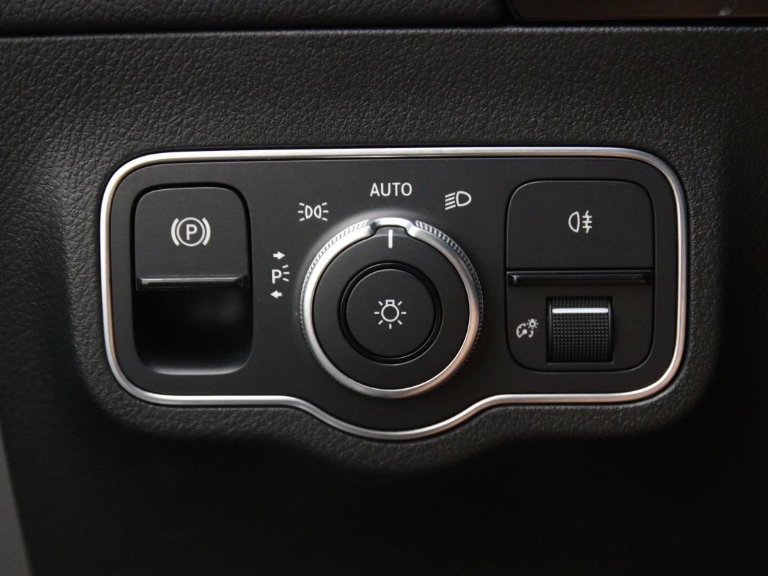 Mercedes-Benz B200 | 26