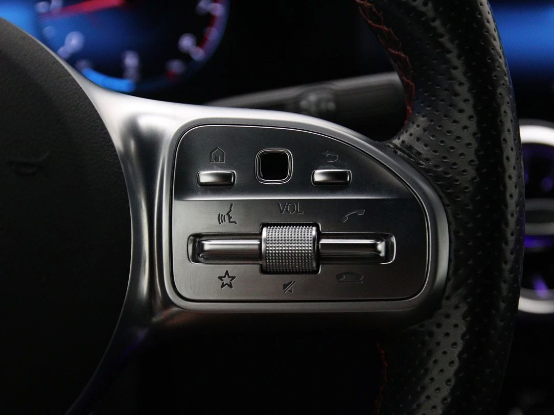 Mercedes-Benz B200 | 41
