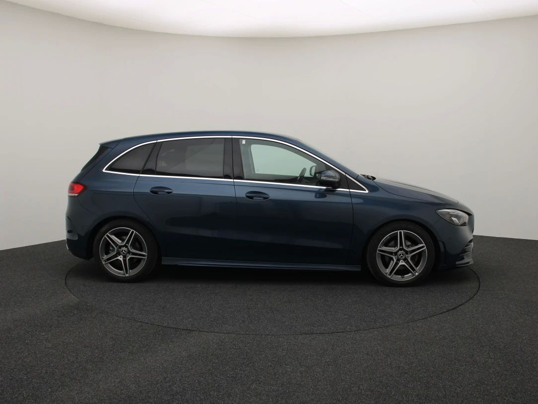 Mercedes-Benz B200 | 8