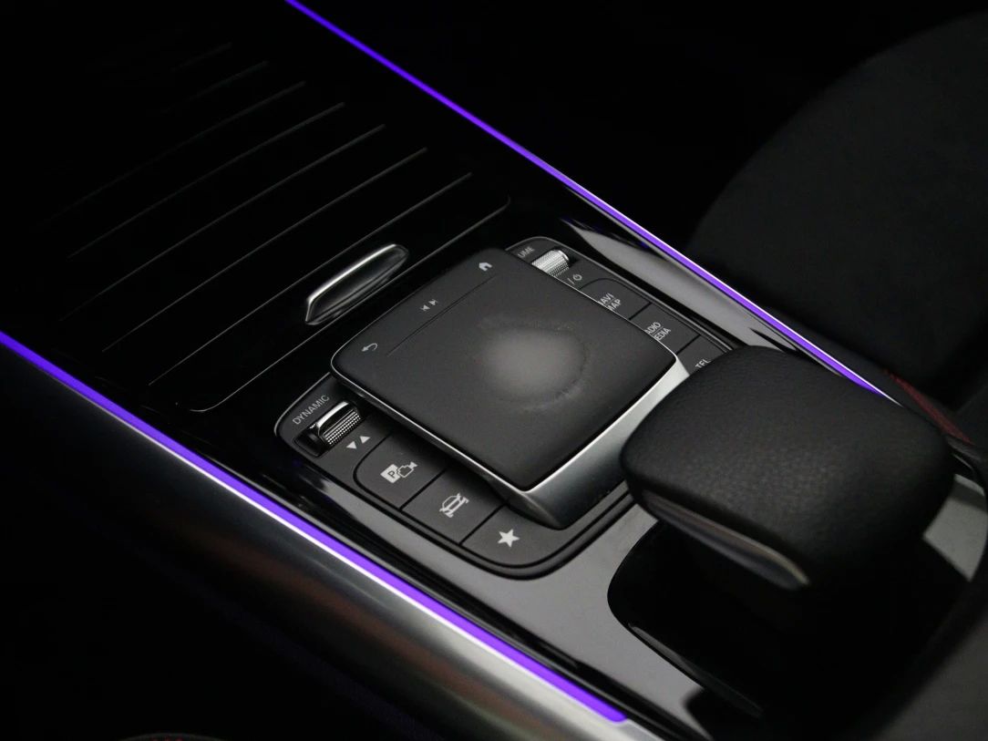 Mercedes-Benz B200 | 42