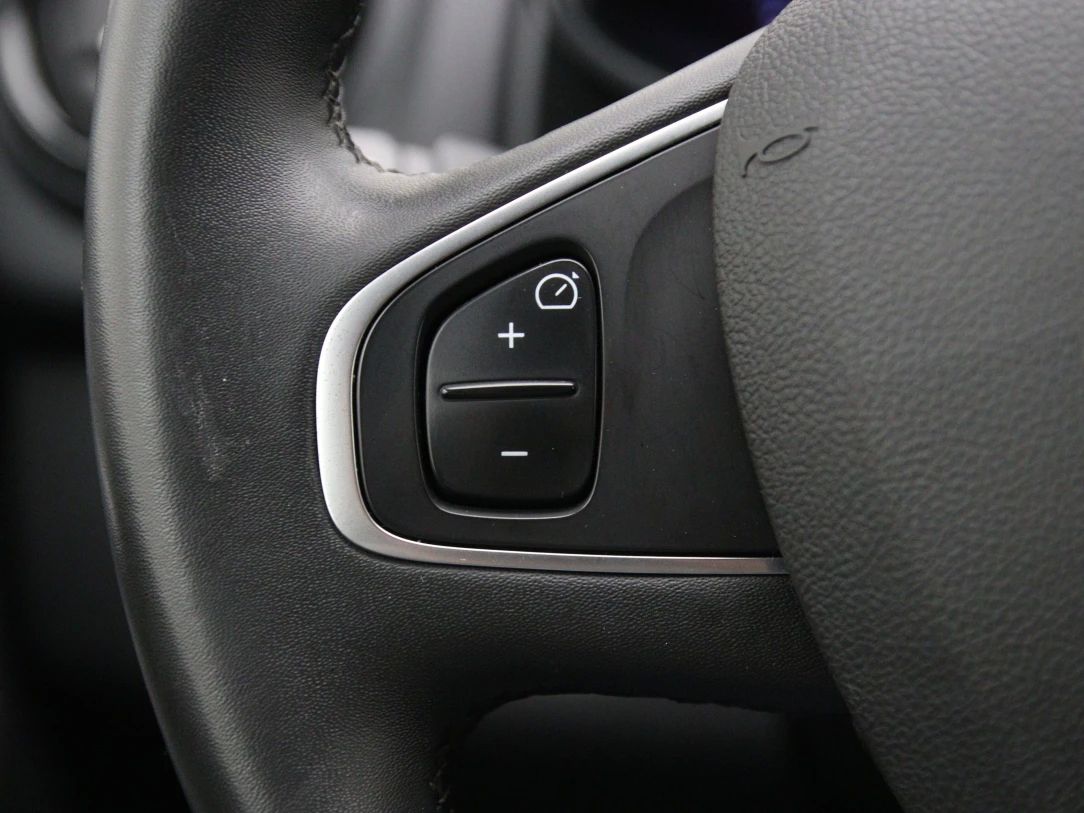 Renault Clio | 28