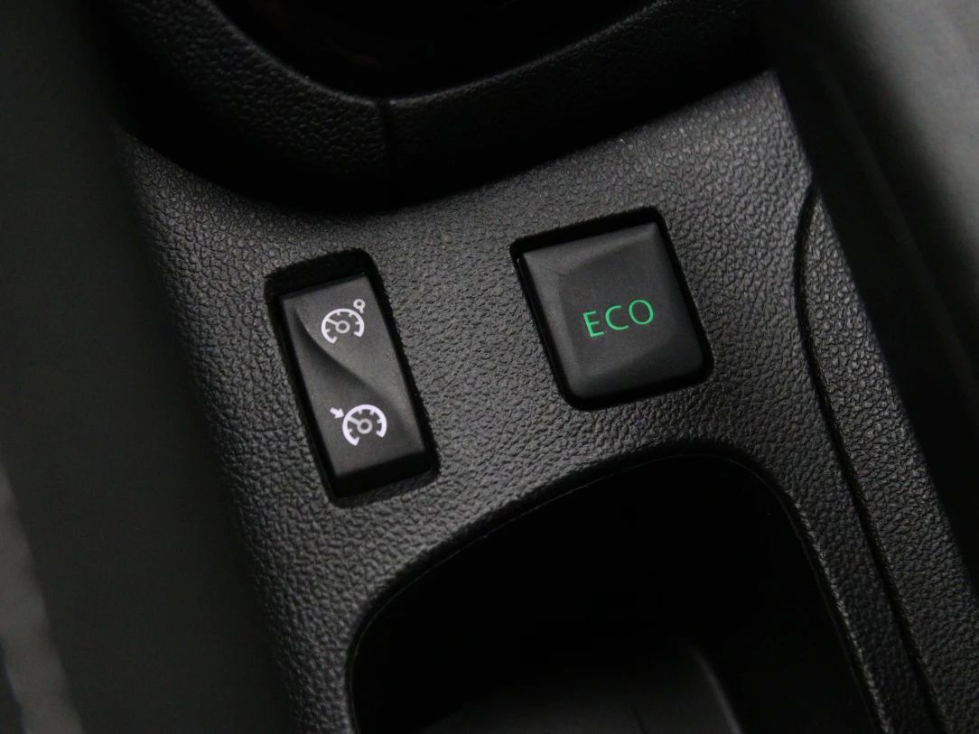 Renault Clio | 27