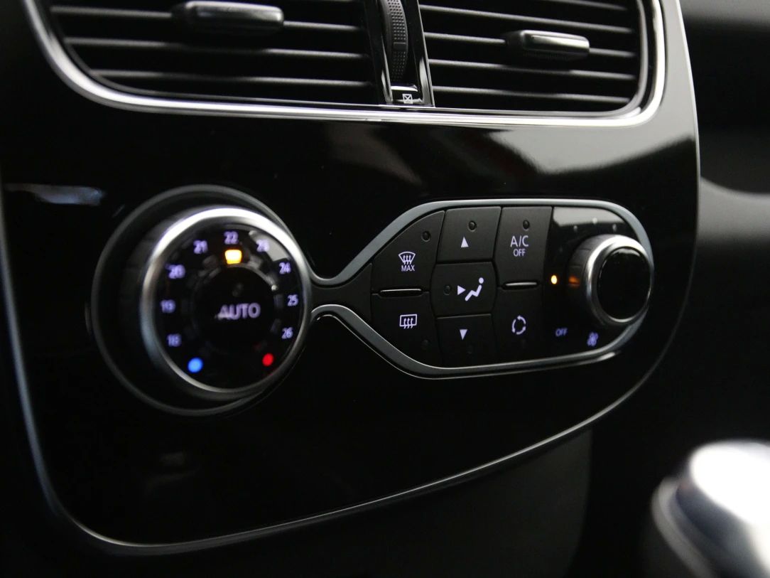 Renault Clio | 19