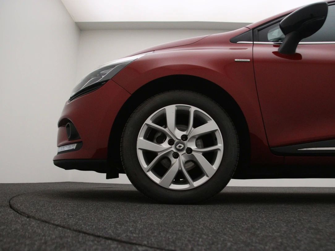 Renault Clio | 24