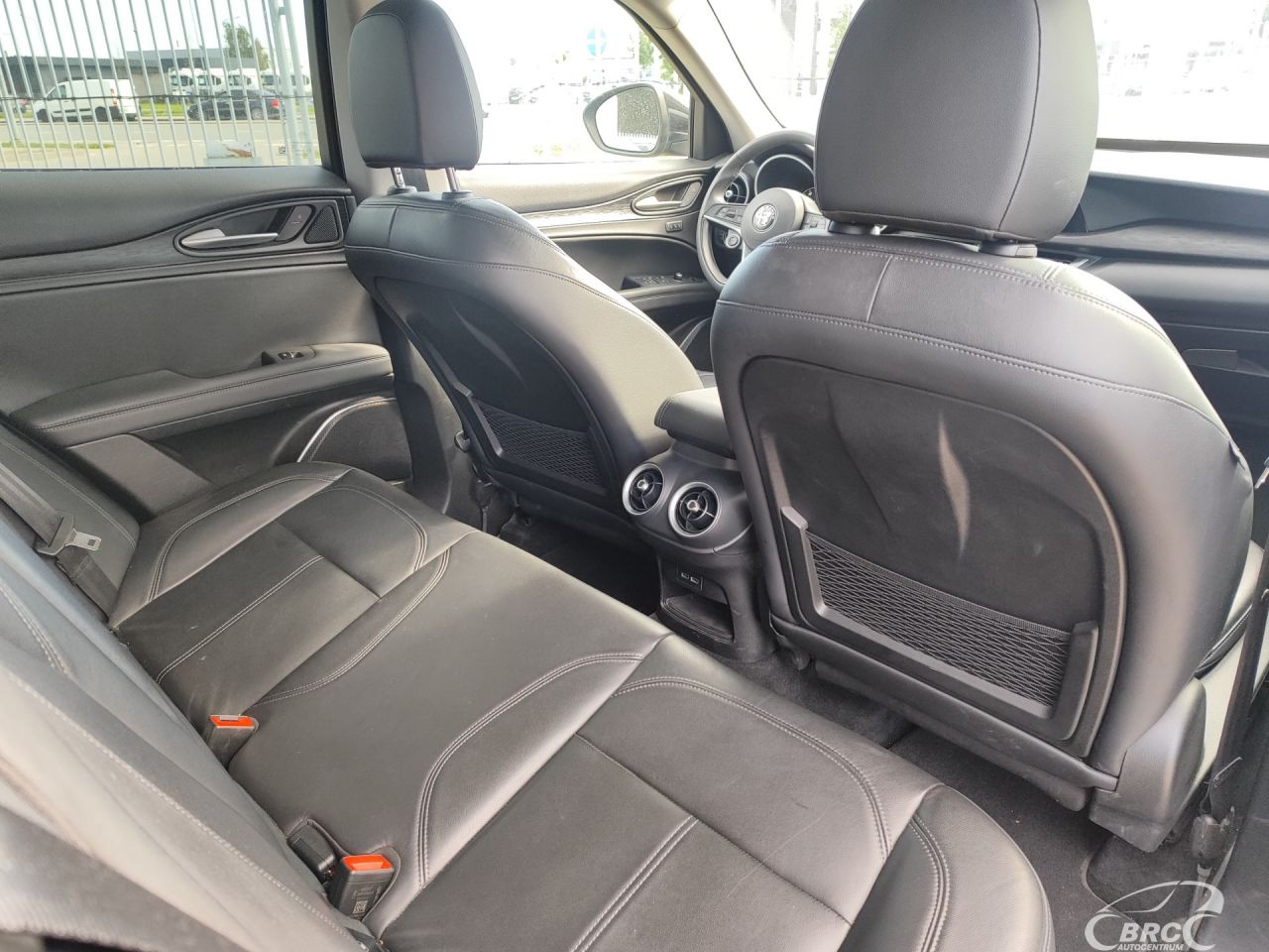 Alfa Romeo Stelvio | 8