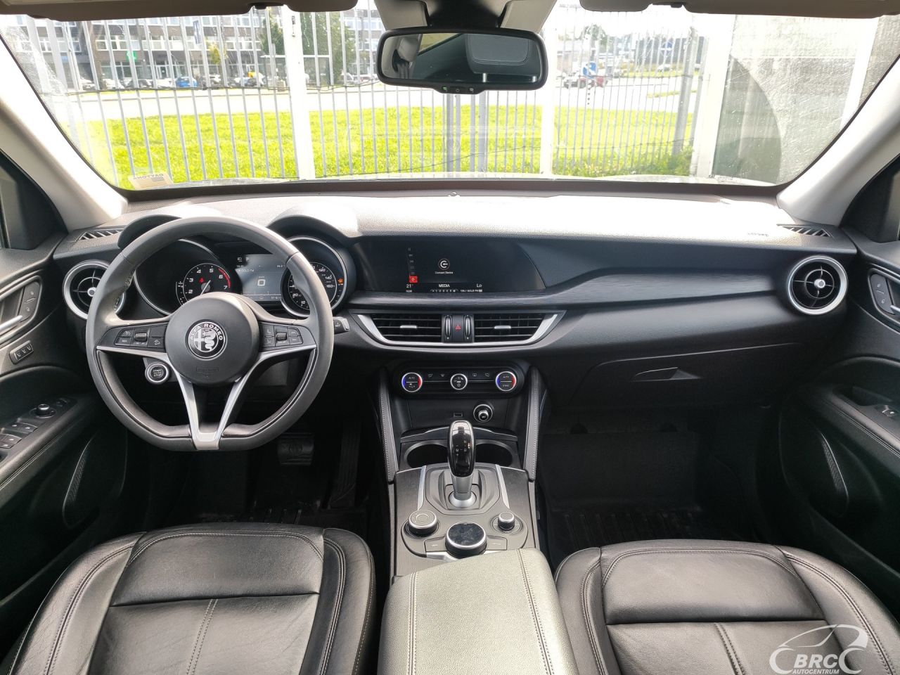 Alfa Romeo Stelvio | 14